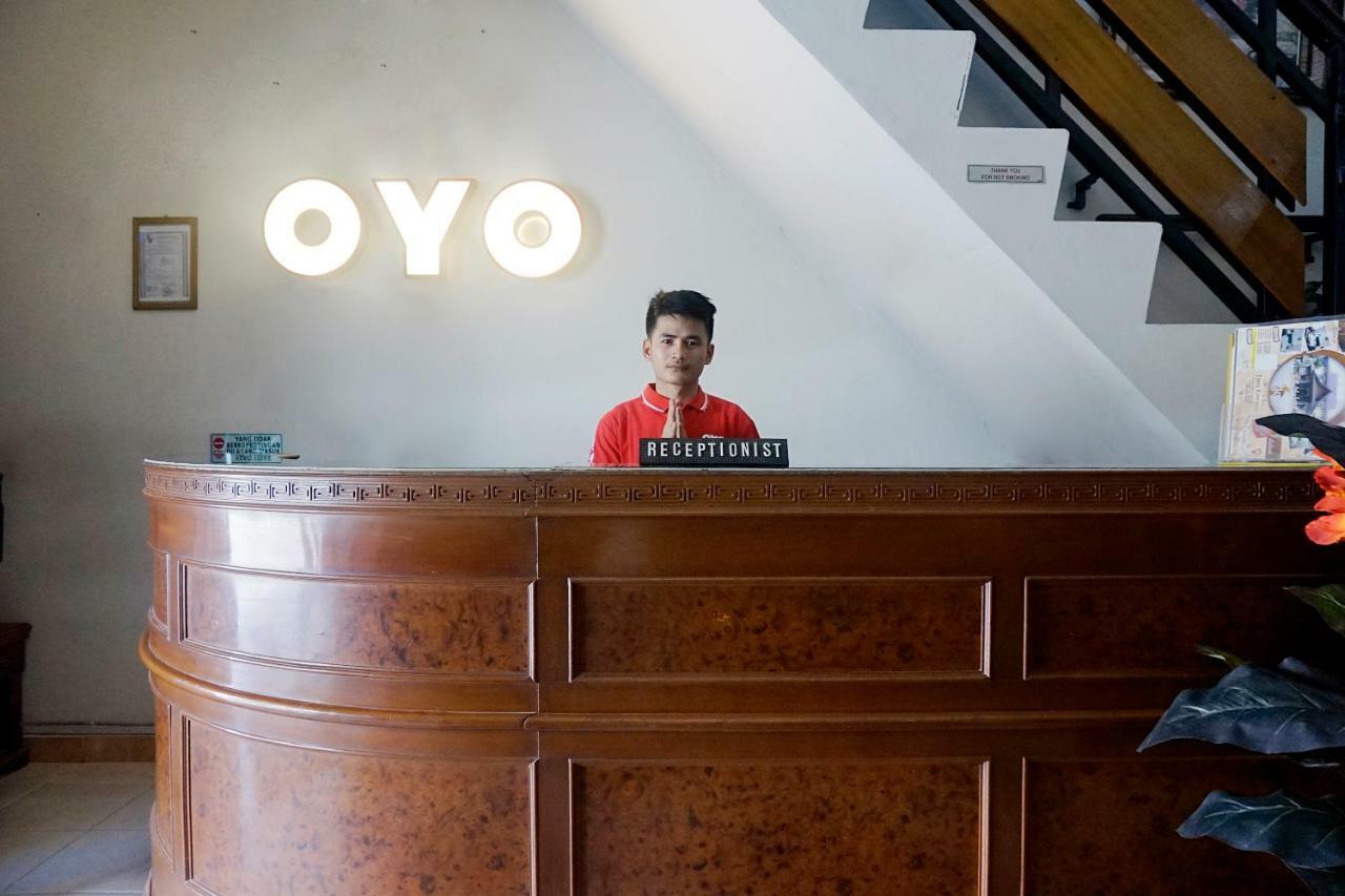 Oyo 627 Tirta Kencana Syariah Hotel Pekanbaru Buitenkant foto