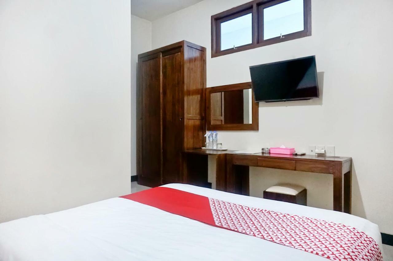 Oyo 627 Tirta Kencana Syariah Hotel Pekanbaru Buitenkant foto