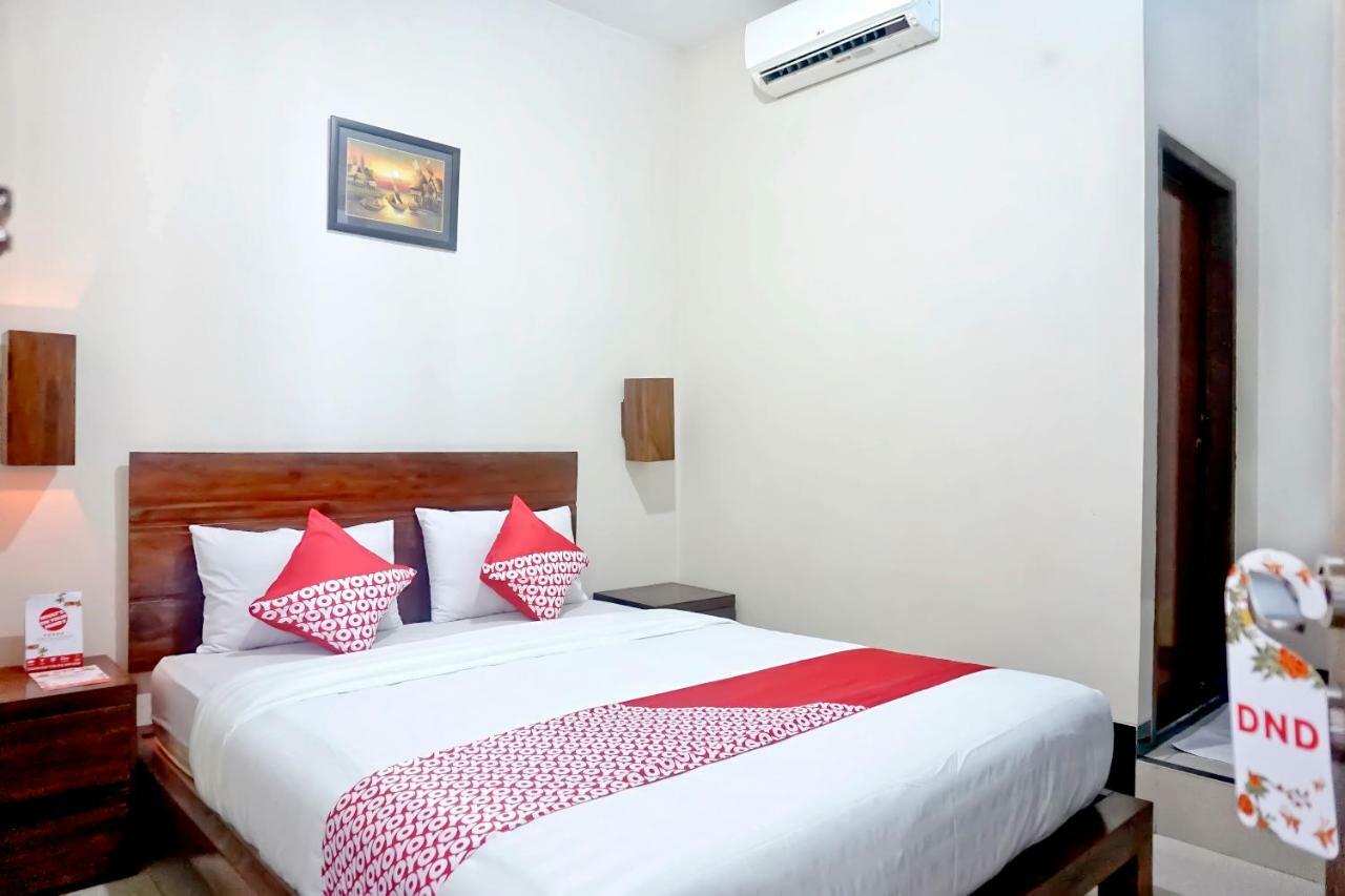 Oyo 627 Tirta Kencana Syariah Hotel Pekanbaru Buitenkant foto