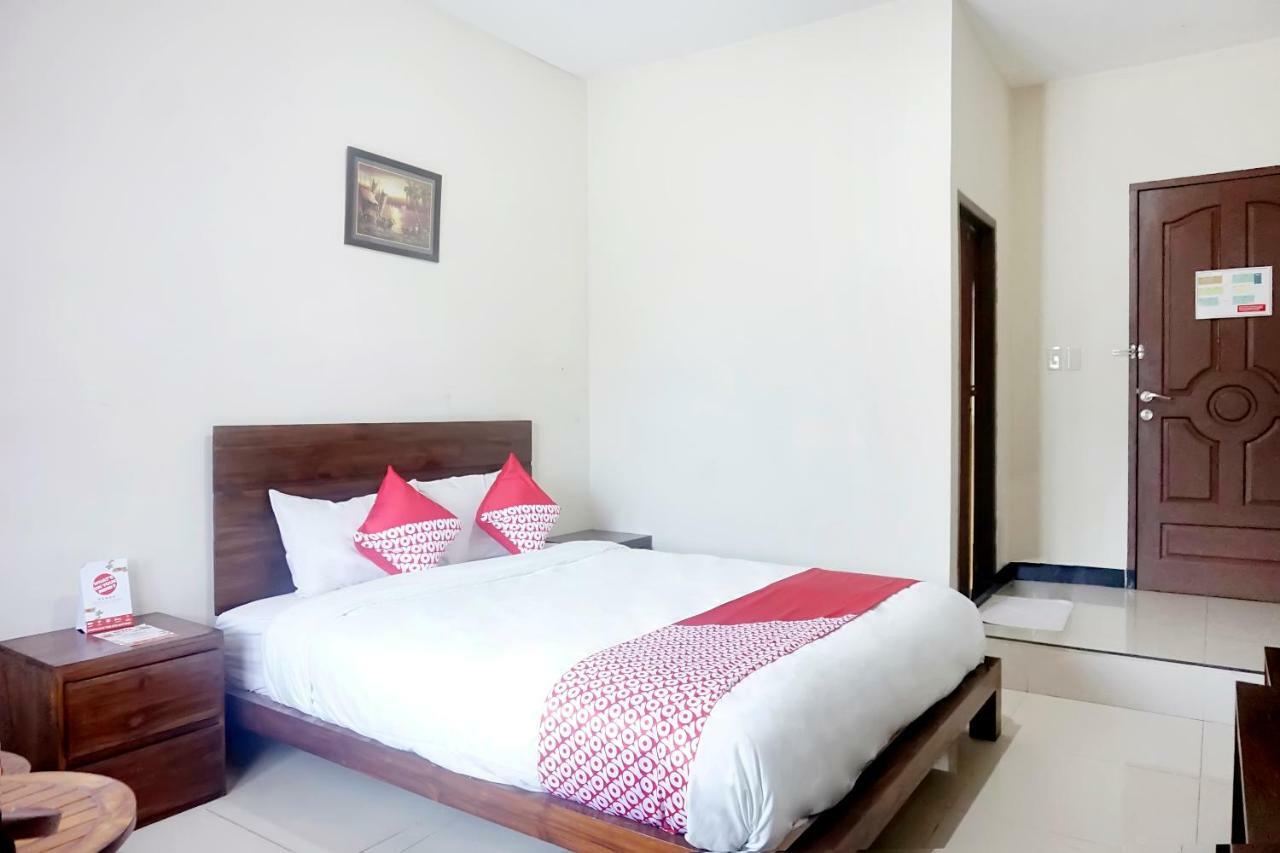 Oyo 627 Tirta Kencana Syariah Hotel Pekanbaru Buitenkant foto