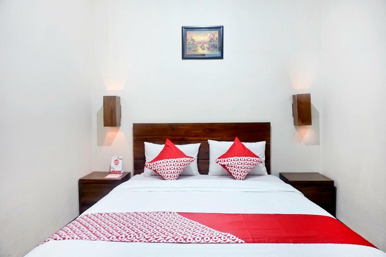 Oyo 627 Tirta Kencana Syariah Hotel Pekanbaru Buitenkant foto