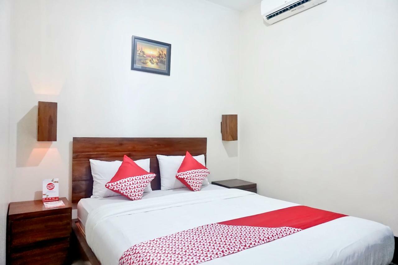 Oyo 627 Tirta Kencana Syariah Hotel Pekanbaru Buitenkant foto