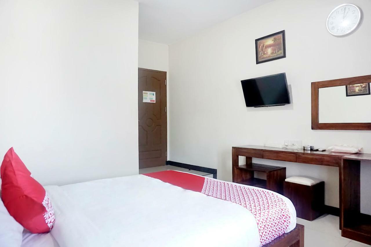 Oyo 627 Tirta Kencana Syariah Hotel Pekanbaru Buitenkant foto